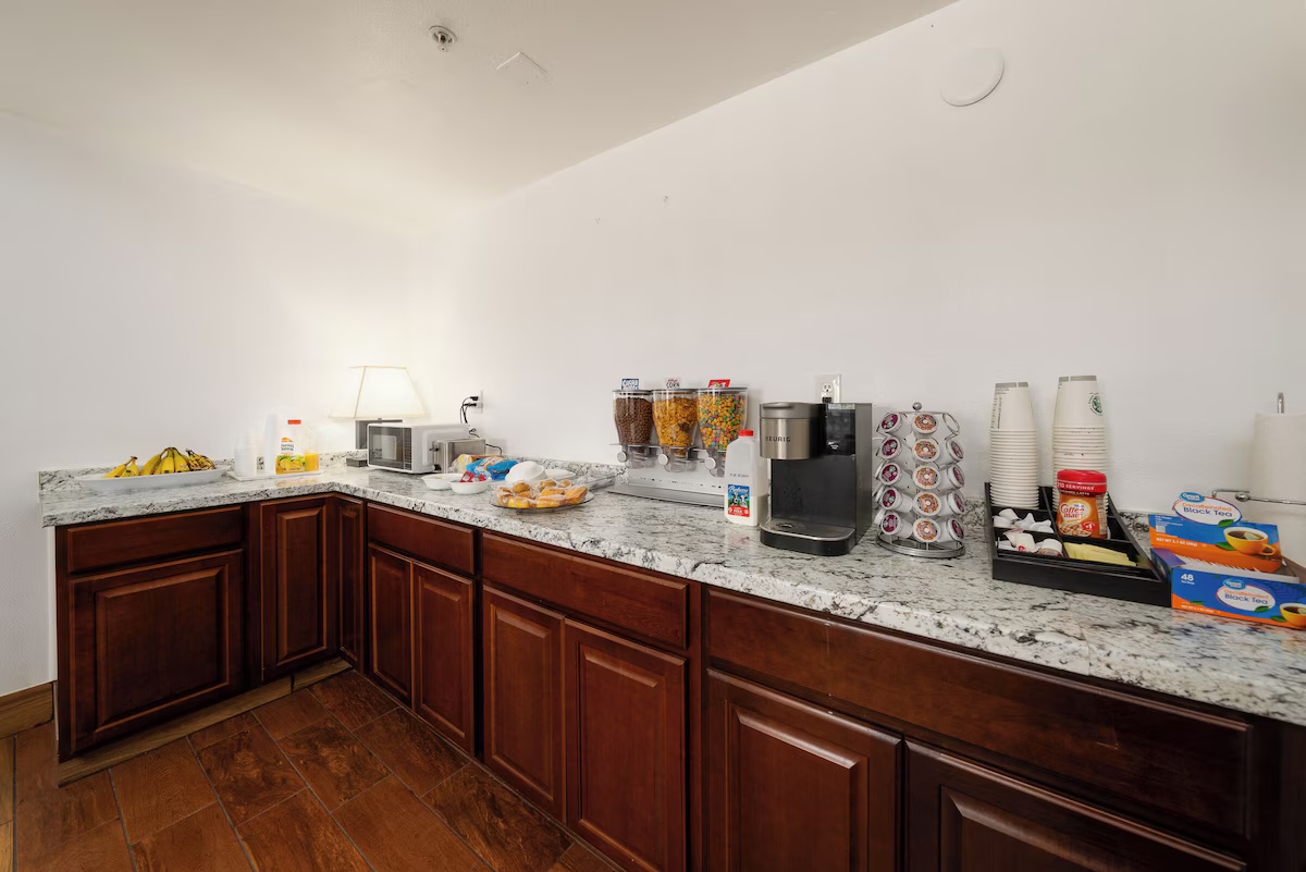 Complimentary breakfast bar